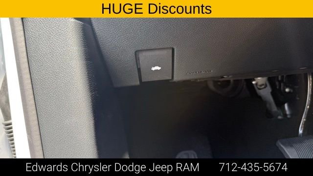 2026 Chrysler Pacifica Select - Photo 18