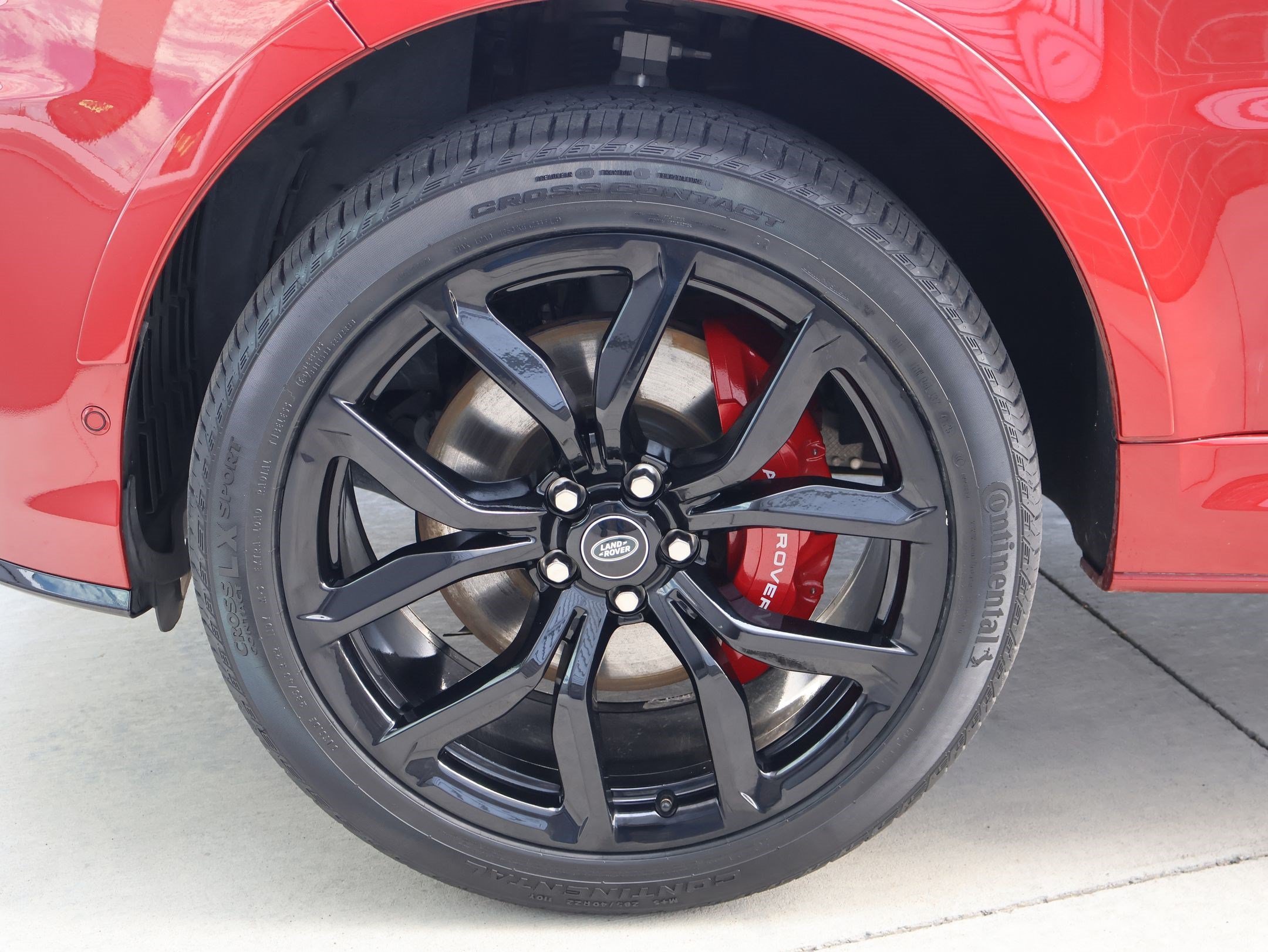 Used 2022 Firenze Red Metallic Land Rover SVR image 11