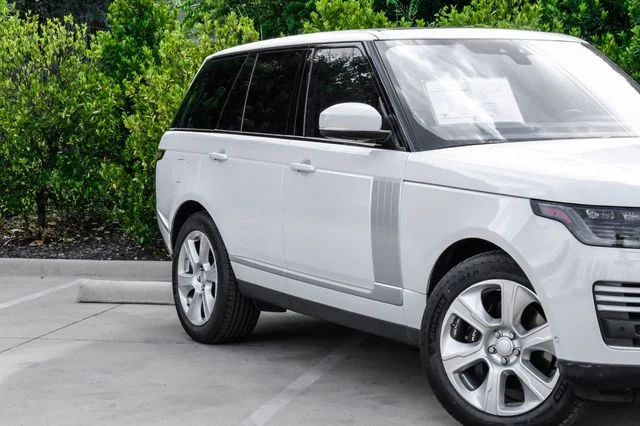 Used 2019 White Land Rover 5.0L V8 Supercharged image 8