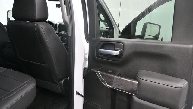 Used 2022 White Chevrolet LTZ image 12
