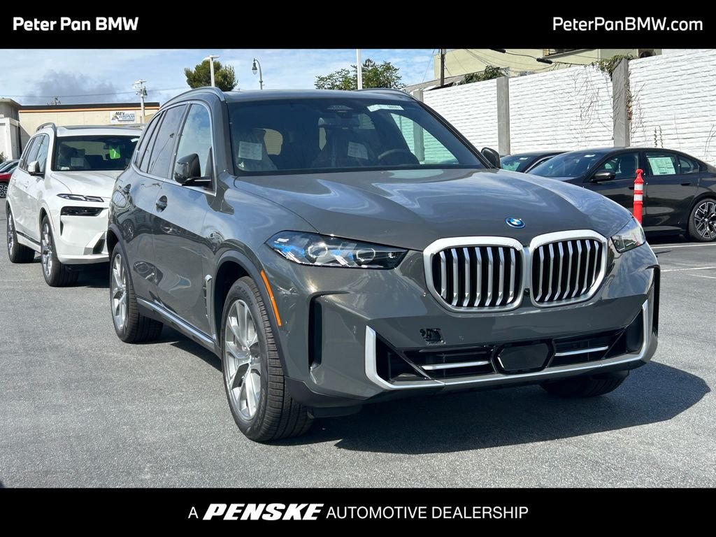 New 2026 Dravit Grey Metallic BMW xDrive50e image 1