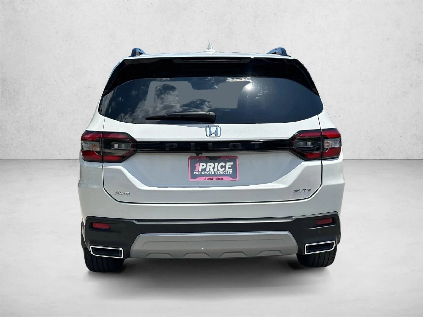 Used 2024 White Honda Elite image 6