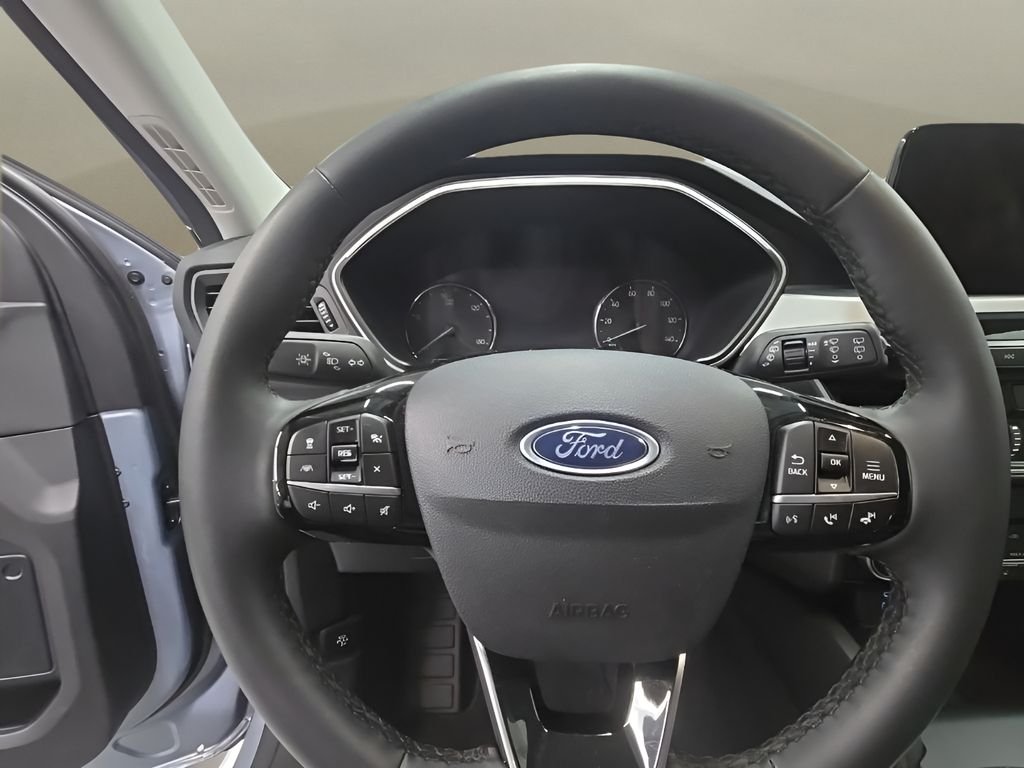 Used 2022 Blue Ford SE image 30