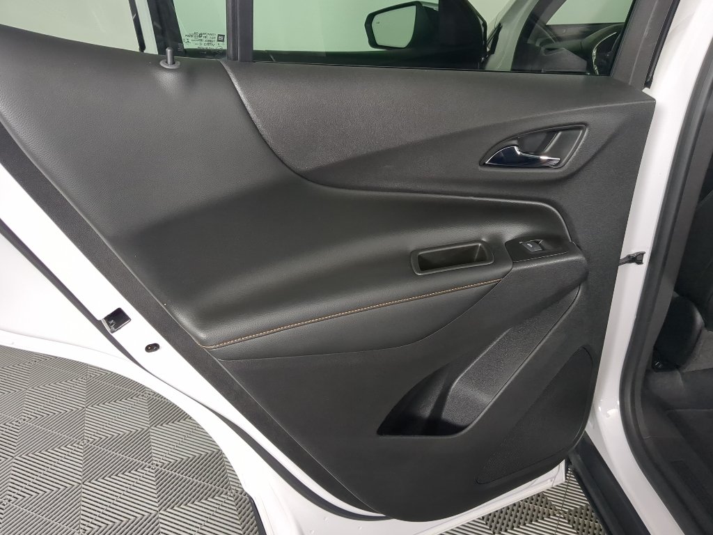Used 2020 Iridescent Pearl Tricoat Chevrolet Premier image 16