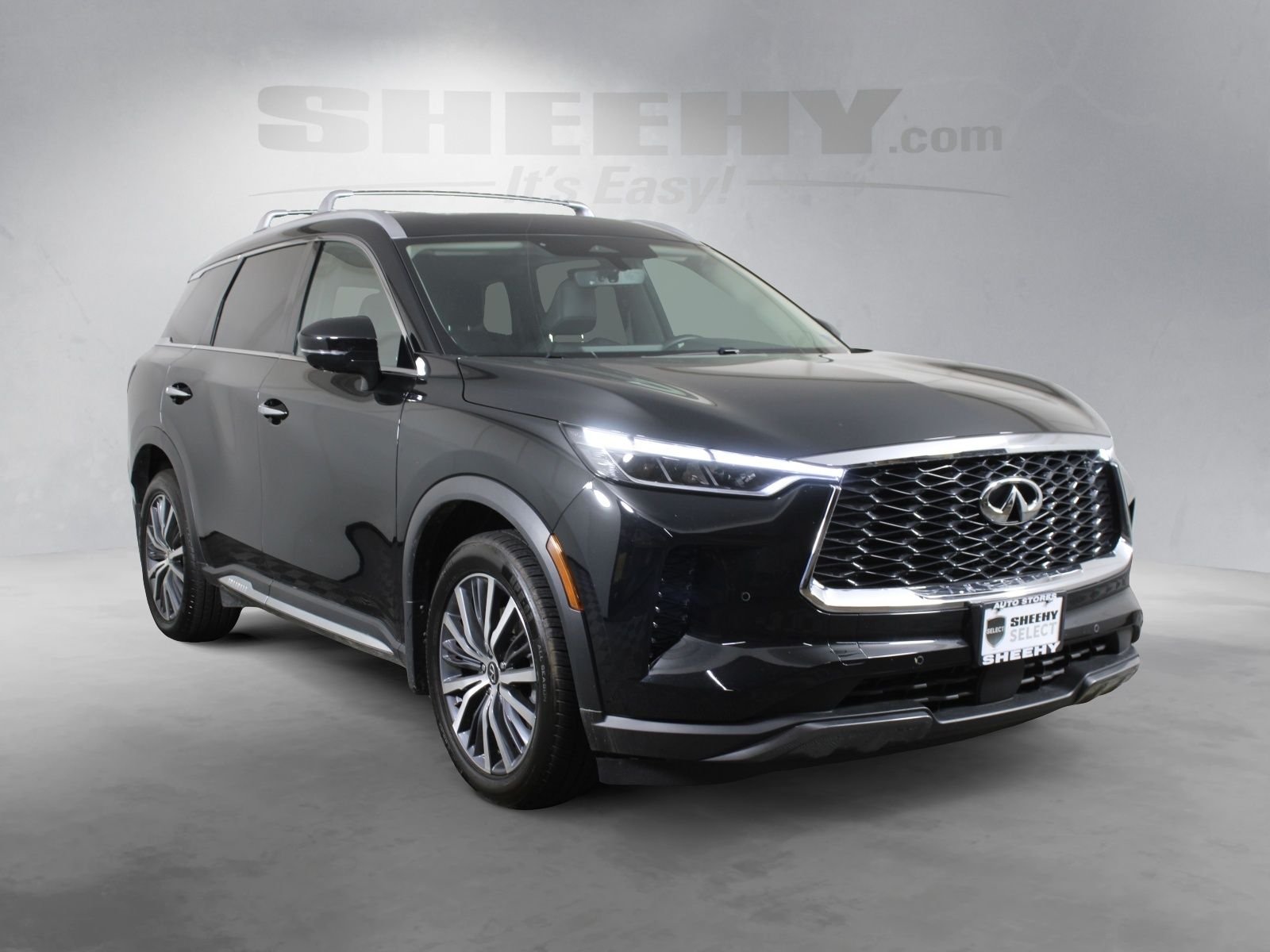 Used 2025 Black INFINITI Sensory image 2