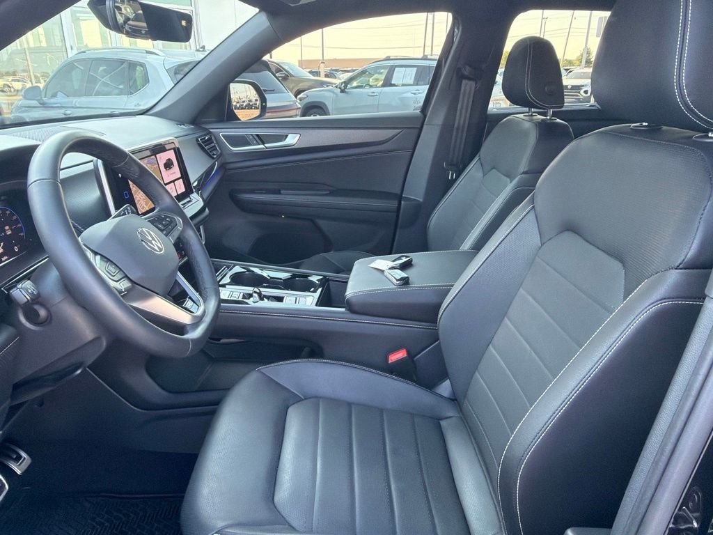 Used 2026 Deep Black Pearl Volkswagen SEL R-Line Black image 7