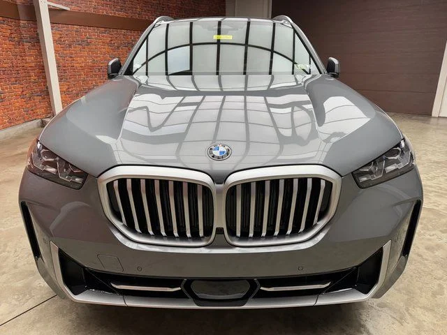 Used 2026 Gray BMW xDrive40i image 8