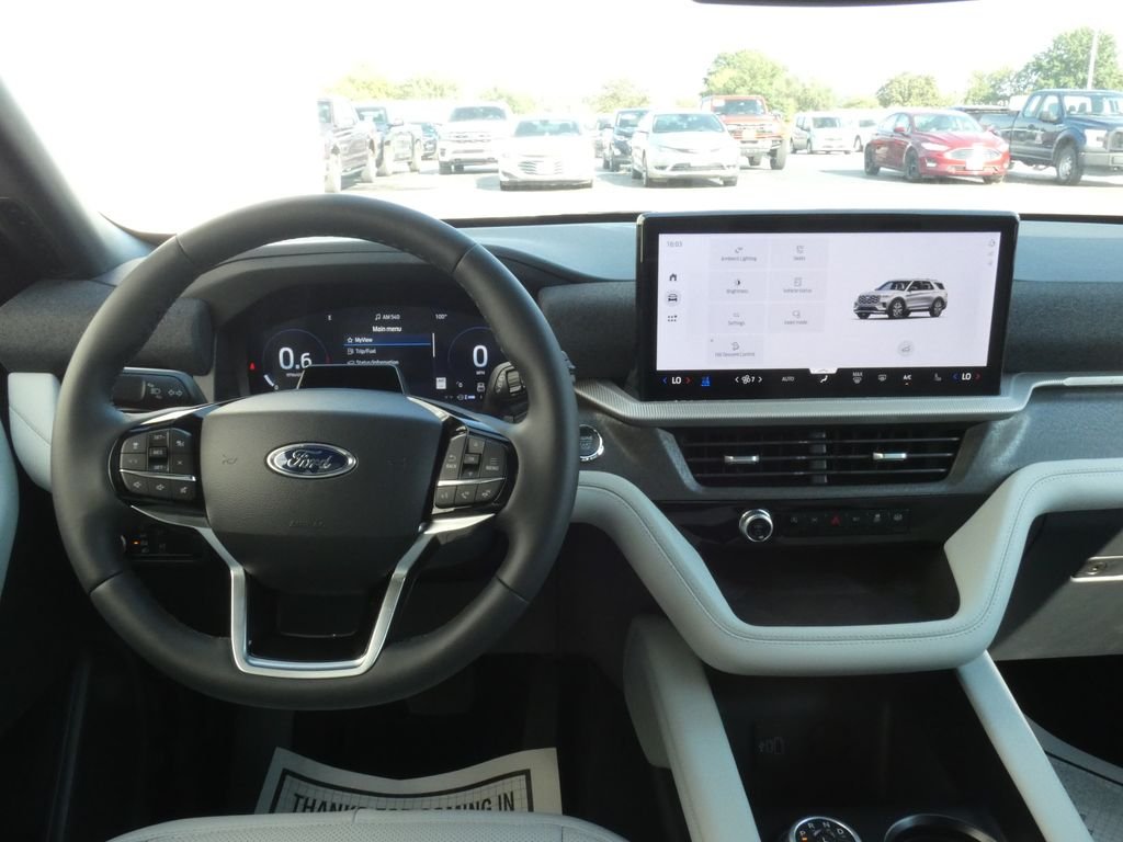 New 2027 Star White Metallic Tri-Coat Ford Platinum™ image 13