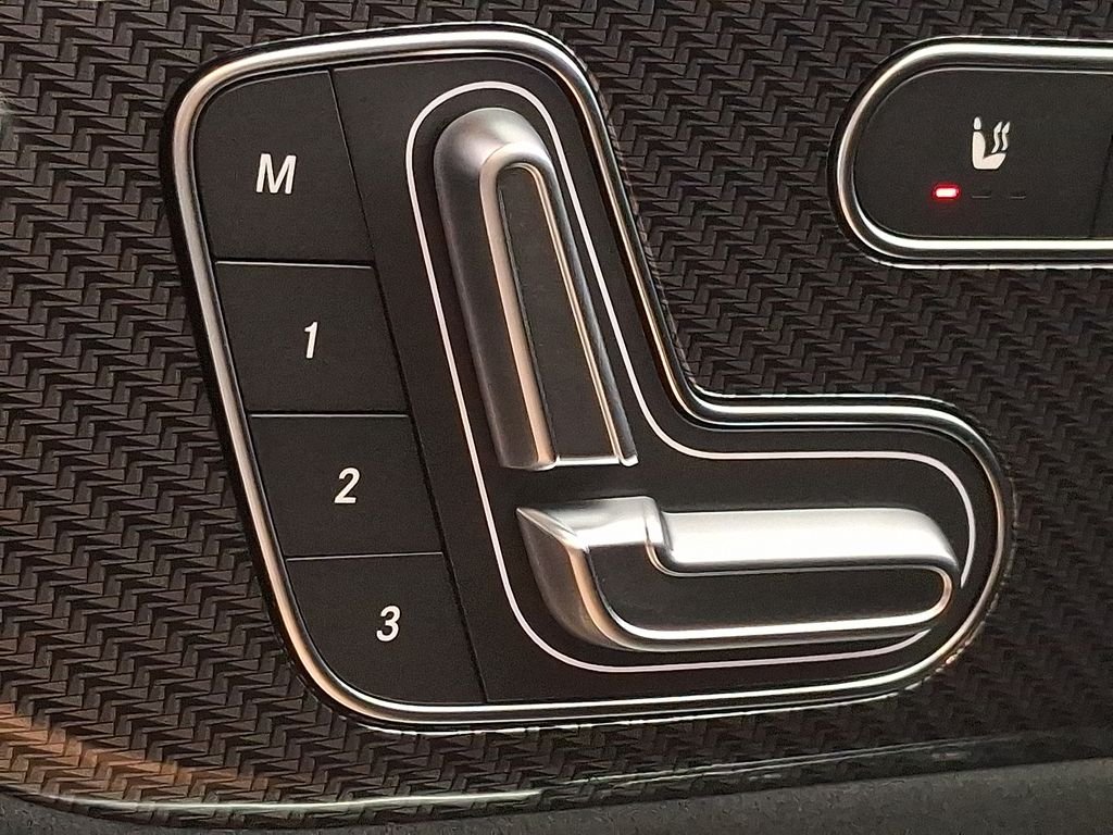 New 2026 Polar White Mercedes-Benz GLA 35 AMG® image 21