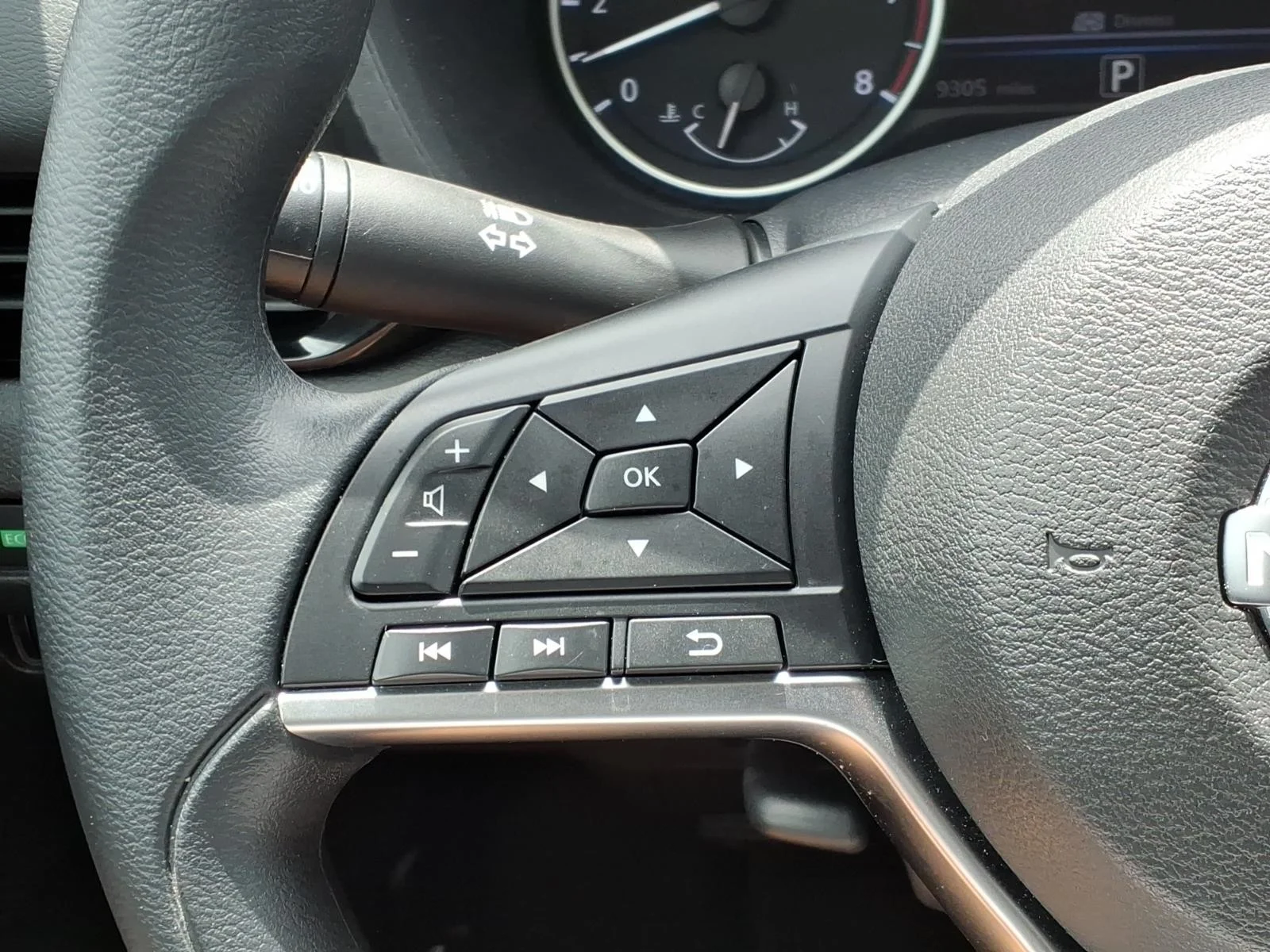 2025 Nissan Sentra SV Black at Robbins Nissan