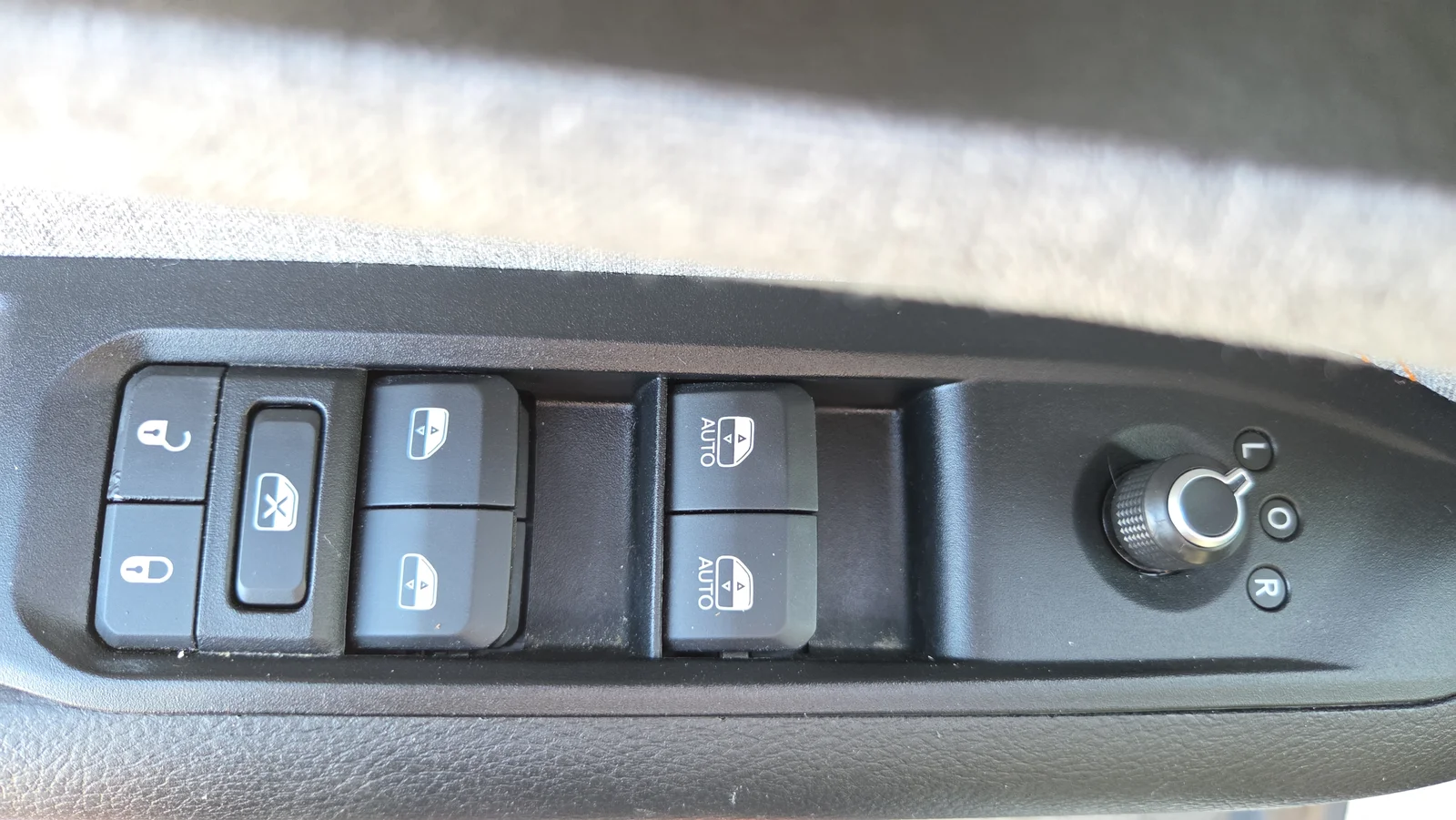 Used 2022 White Jeep Sport image 27