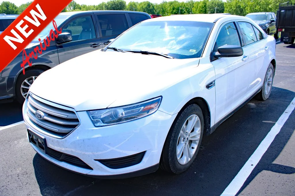 2018 Ford Taurus SE FWD's photo