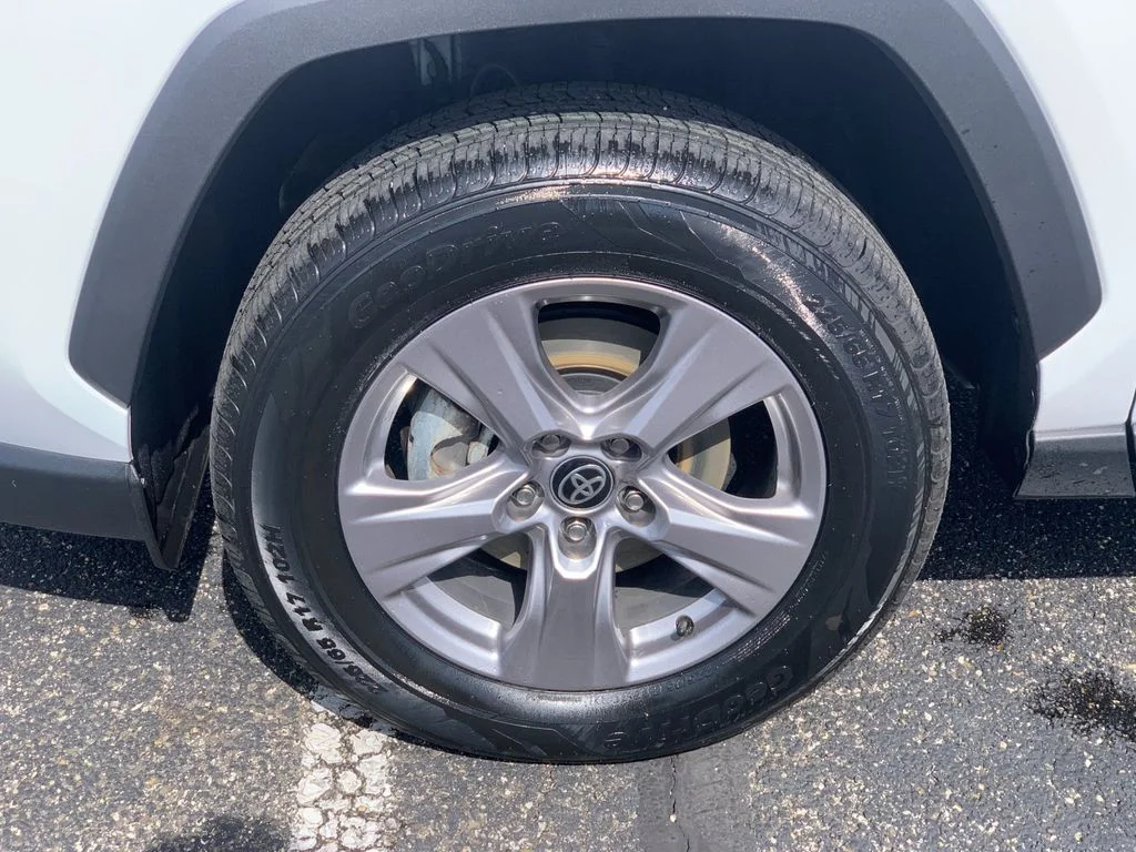 Used 2025 White Toyota XLE image 32