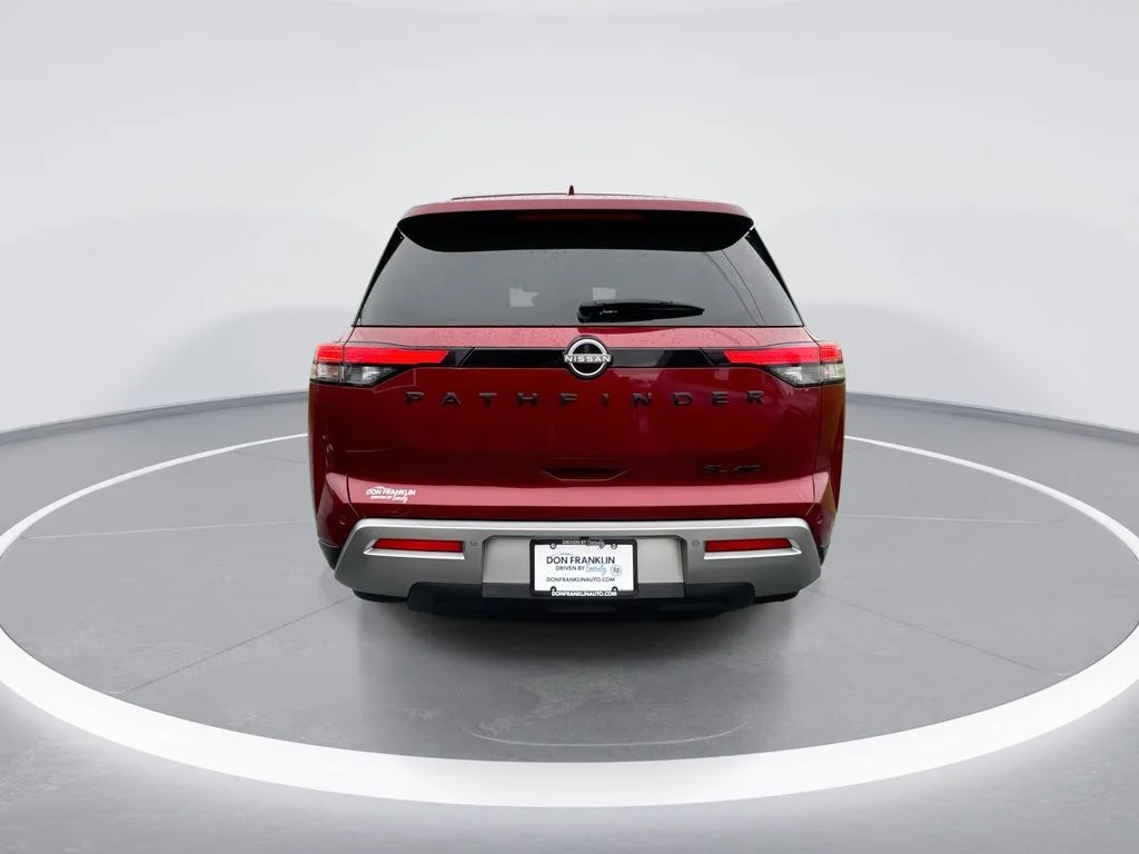 Used 2022 Red Nissan SL image 7