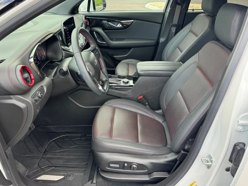 Used 2025 Beige Chevrolet RS image 7