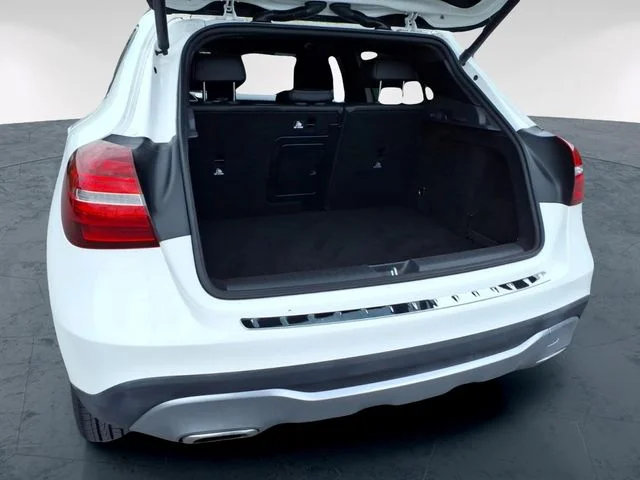 Used 2020 White Mercedes-Benz GLA 250 image 8