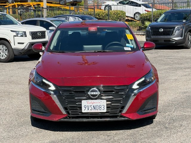 Used 2025 Red Nissan 2.5 SV image 2