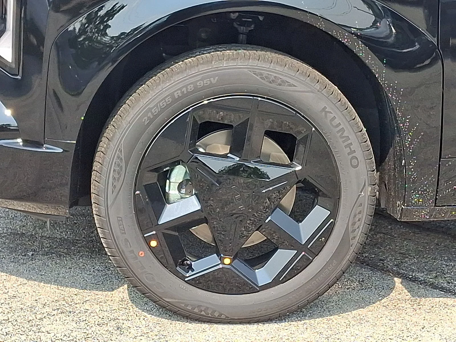 New 2027 Black Kia X-Line S image 6