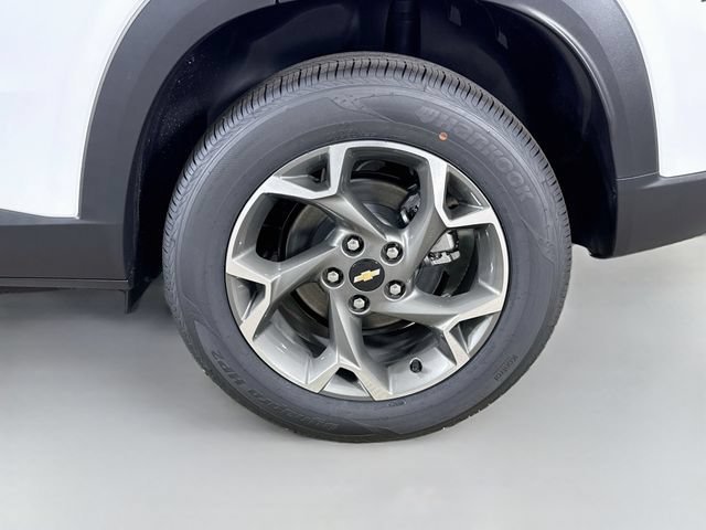 New 2026 Summit White Chevrolet LT image 31