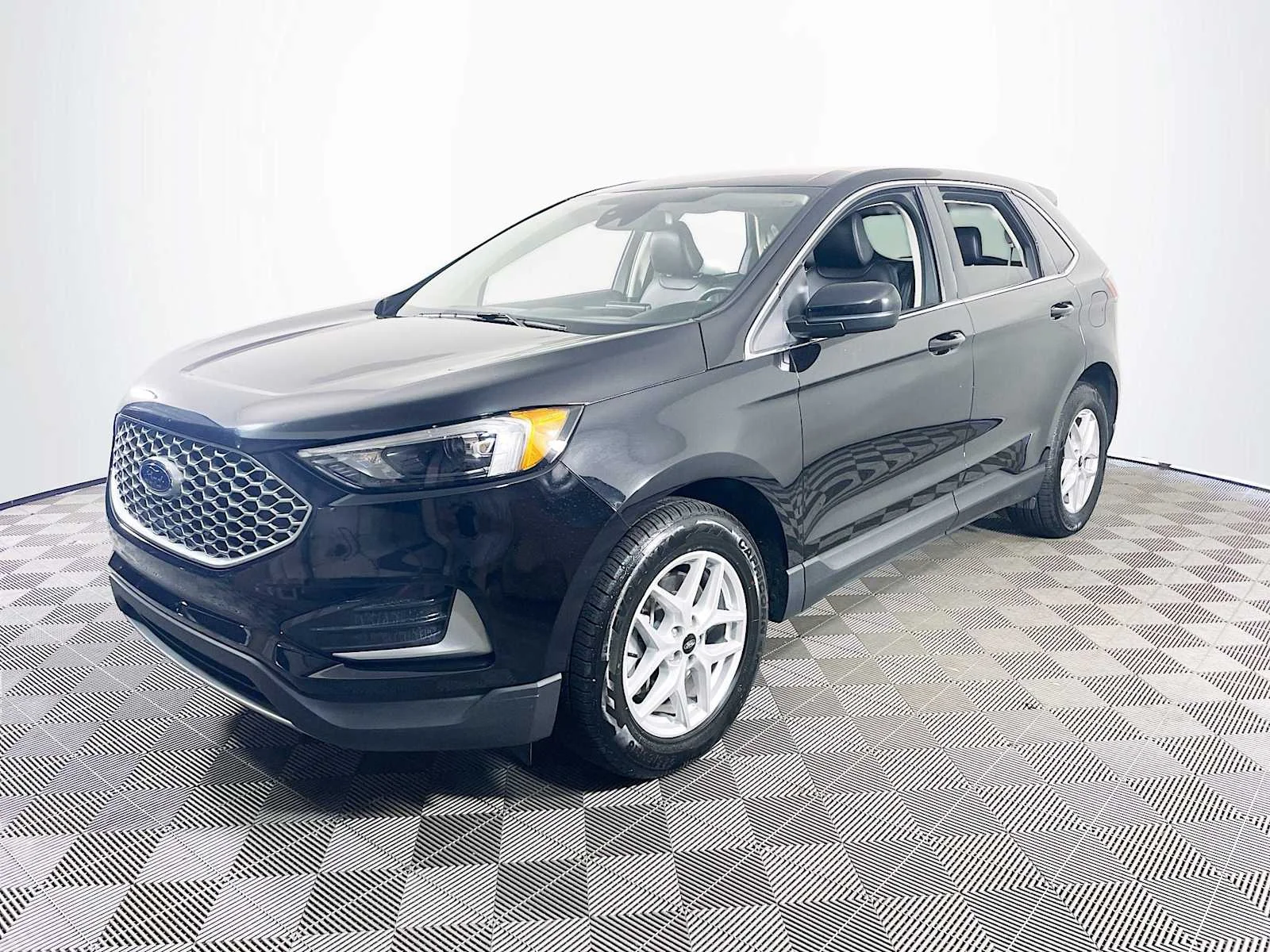 2024 Ford Edge SEL AWD's photo