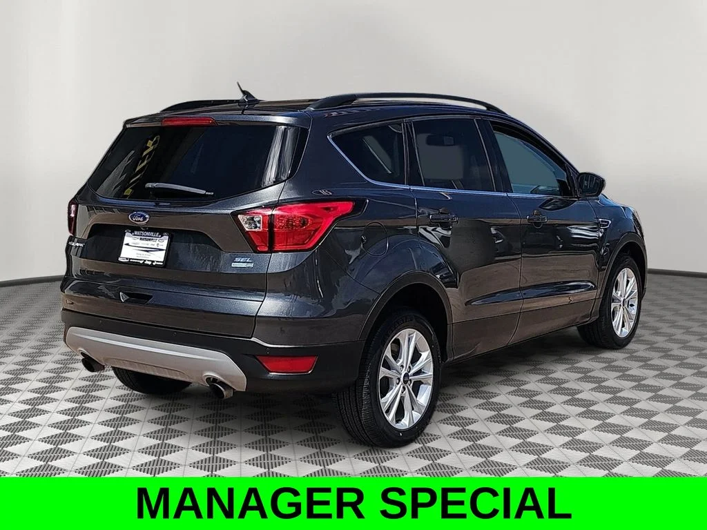 Used 2019 Gray Ford SEL image 3