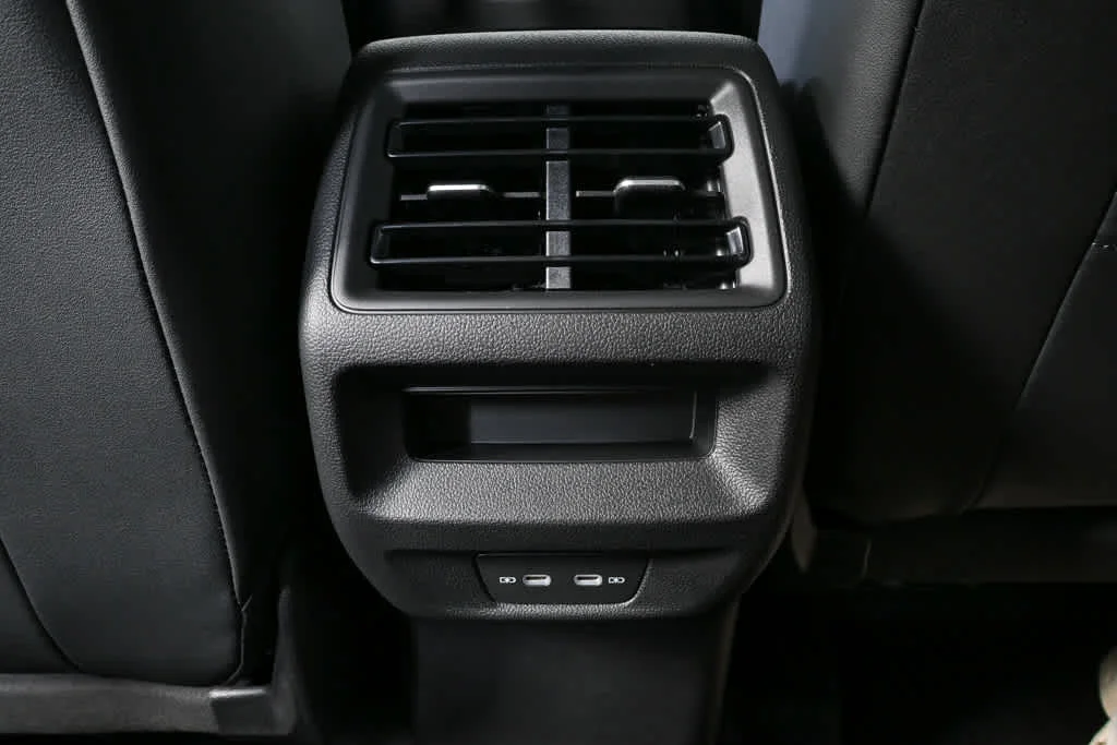 New 2026 Pure White Volkswagen SE image 16