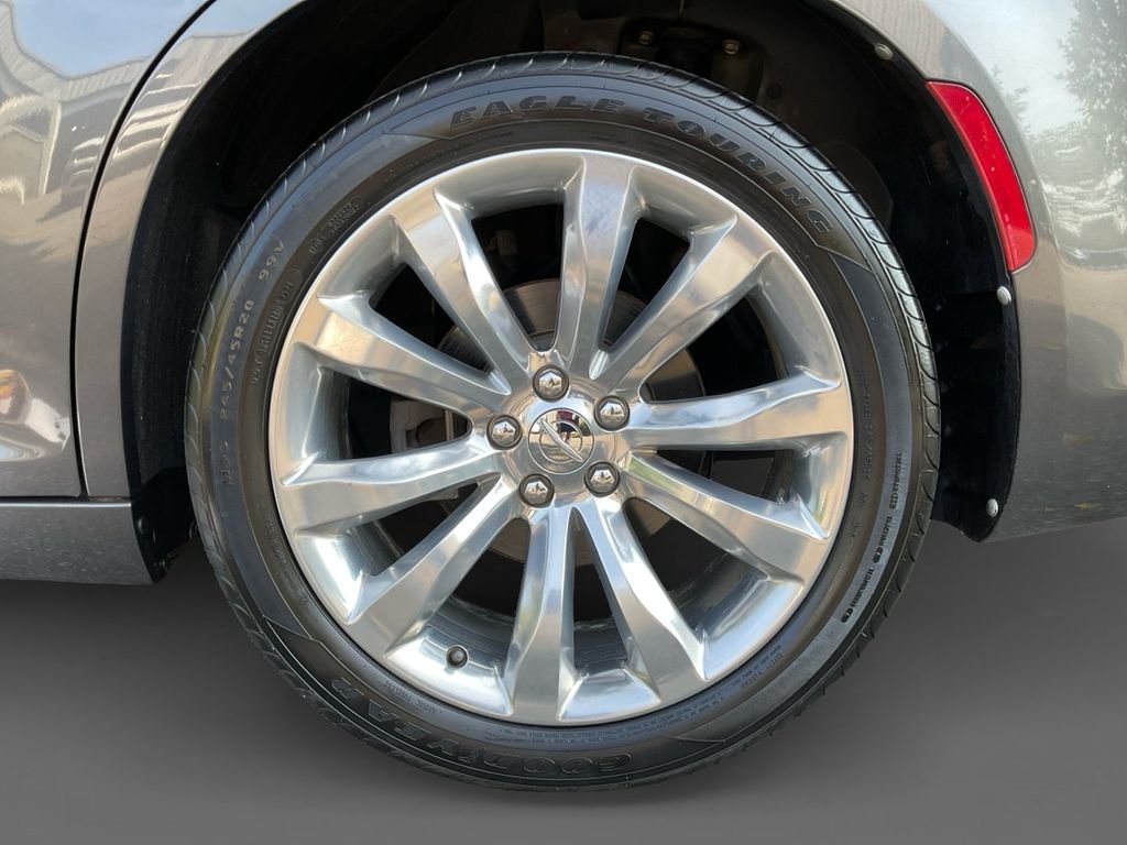 Used 2018 Gray Chrysler Limited image 8