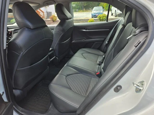 Used 2022 White Toyota SE image 11