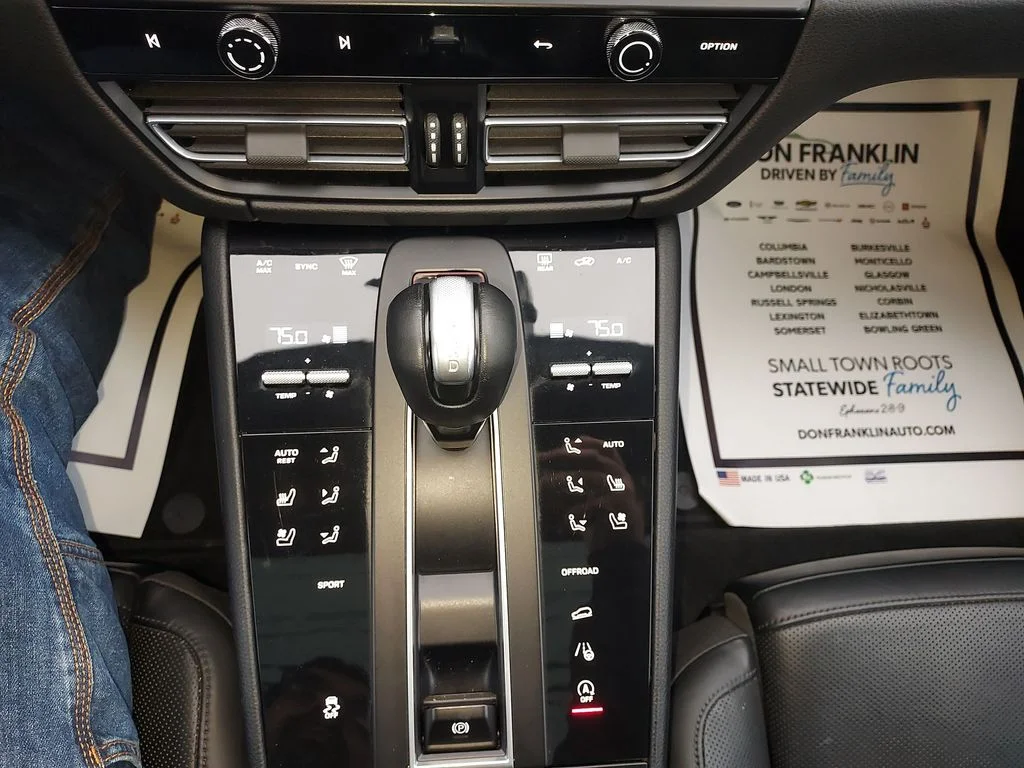 Used 2022 Black Porsche Base image 25