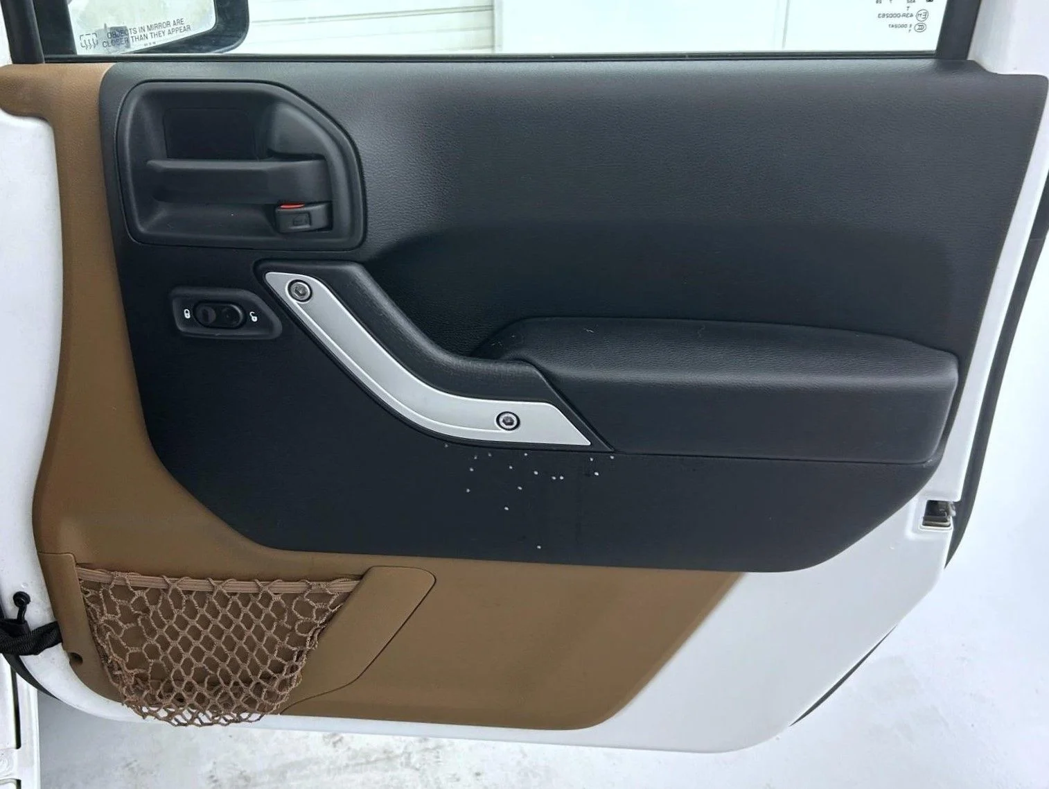 Used 2017 White Jeep Unlimited Rubicon image 16