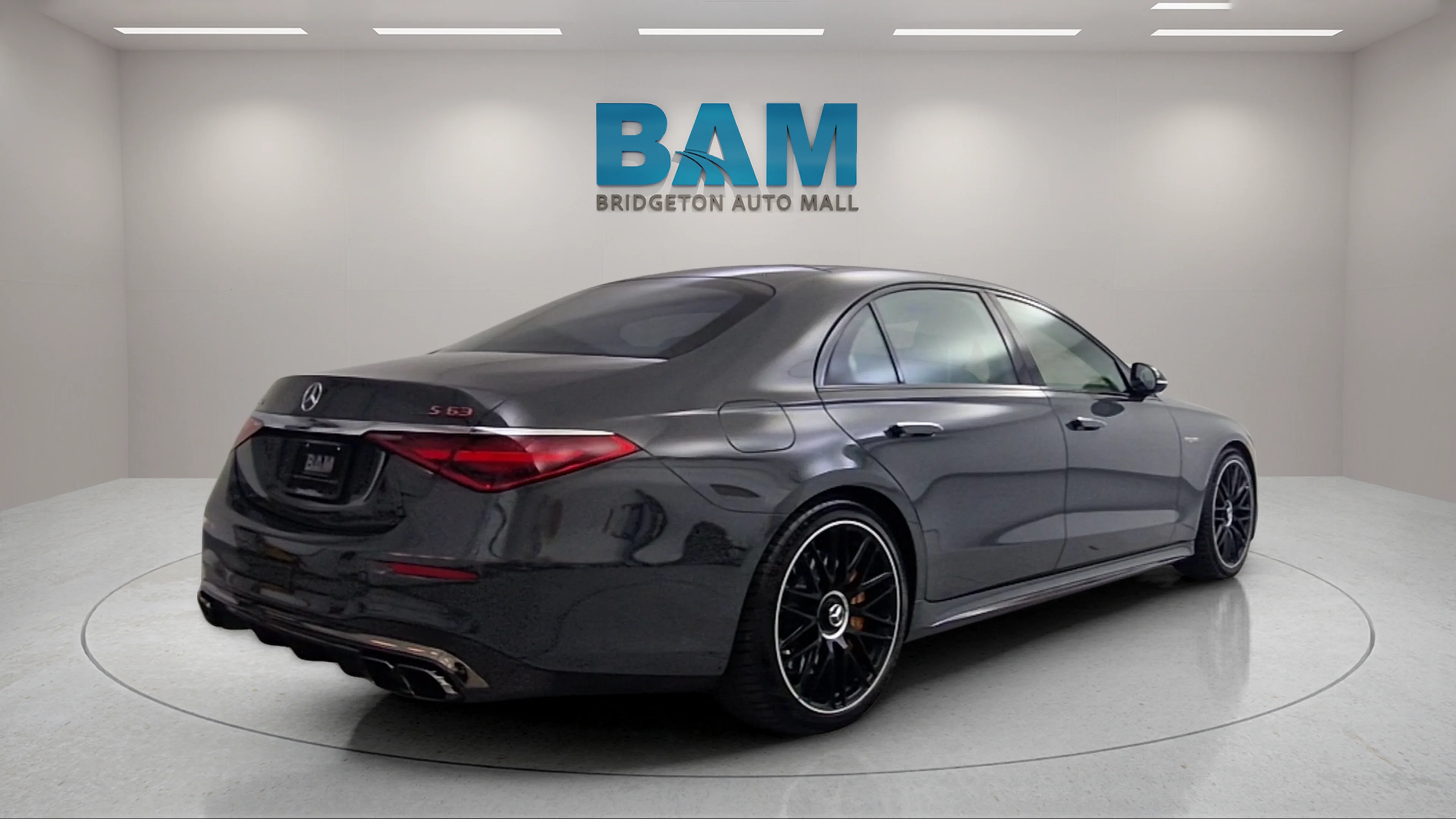 Used 2025  Mercedes-Benz AMG® S 63 E image 7