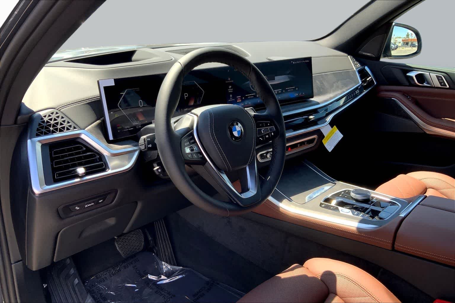 New 2026 Dravit Grey Metallic BMW sDrive40i image 7
