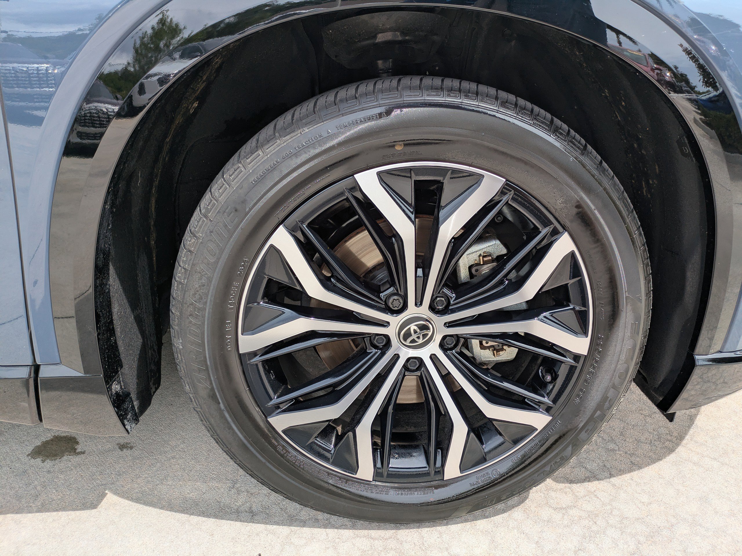 Used 2025 STORM CLOUD Toyota XLE image 9