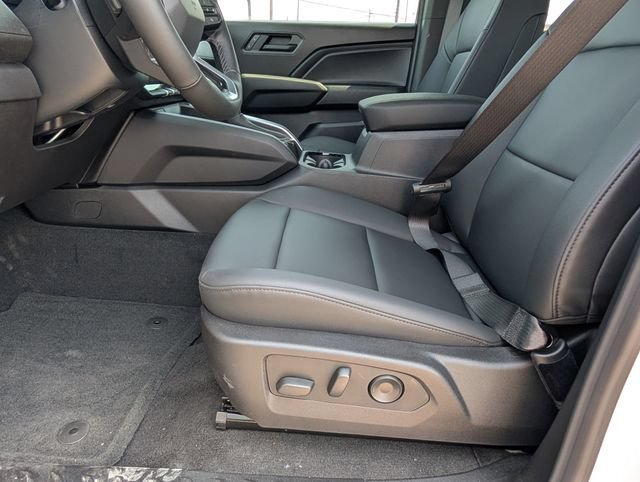 New 2026 Summit White Chevrolet Trail Boss image 9