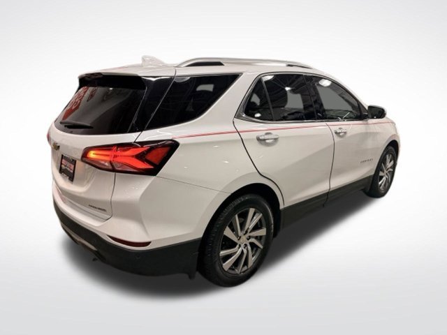 Used 2022 IRIDESCENT PEARL TRICOAT Chevrolet Premier image 21