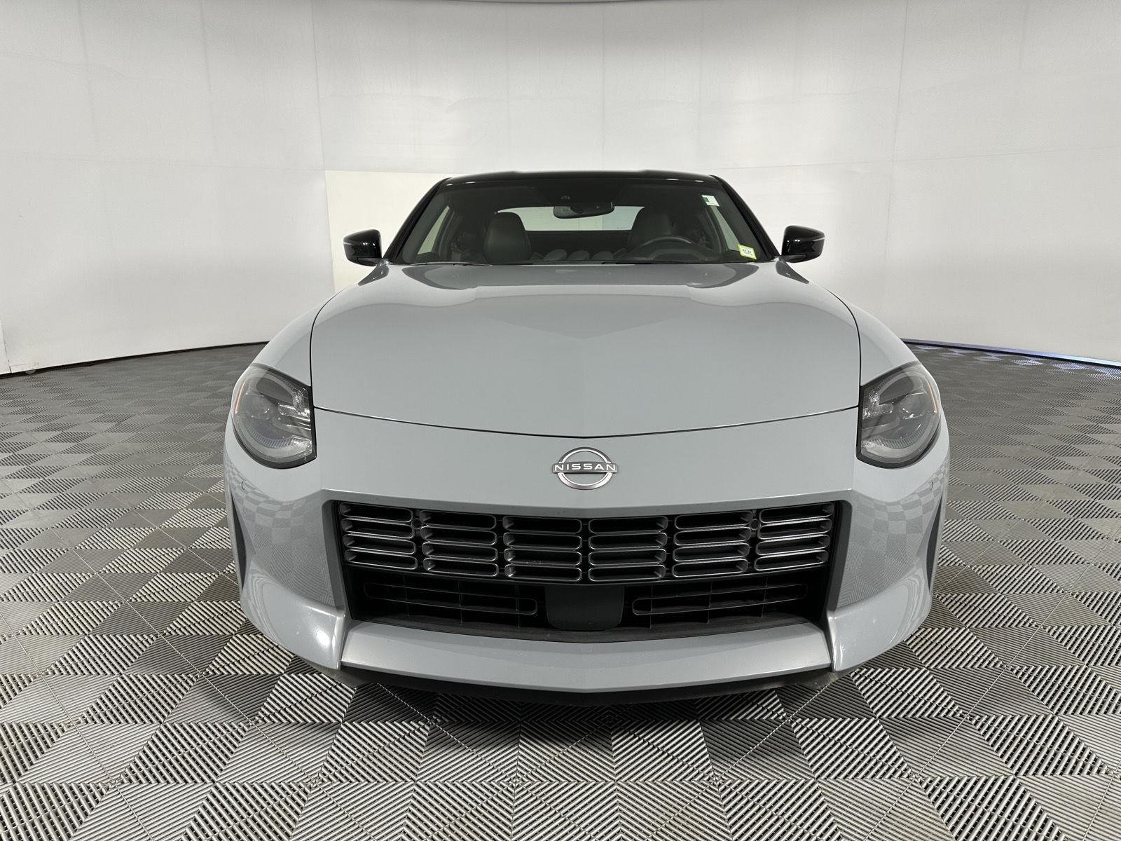 Used 2024 Boulder Gray/Super Black Nissan Performance image 2