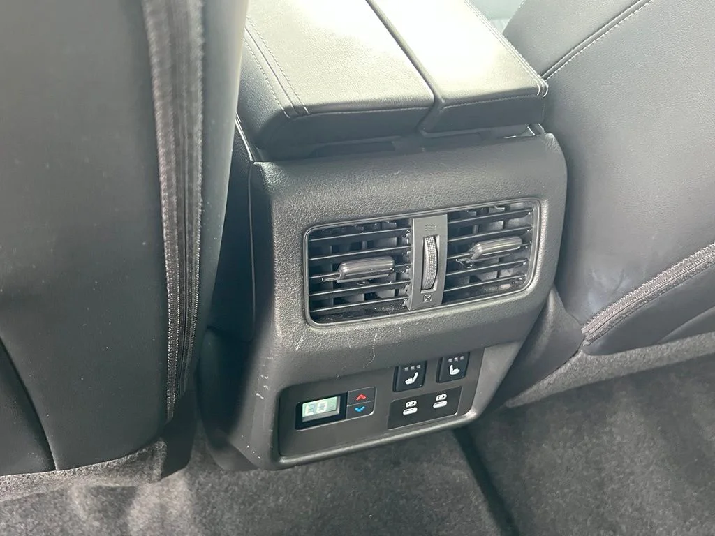 Used 2024 Deep Ocean Blue Nissan Platinum image 17