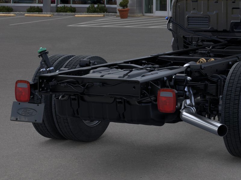 New 2026 Agate Black Metallic Ford F-550® XLT image 21