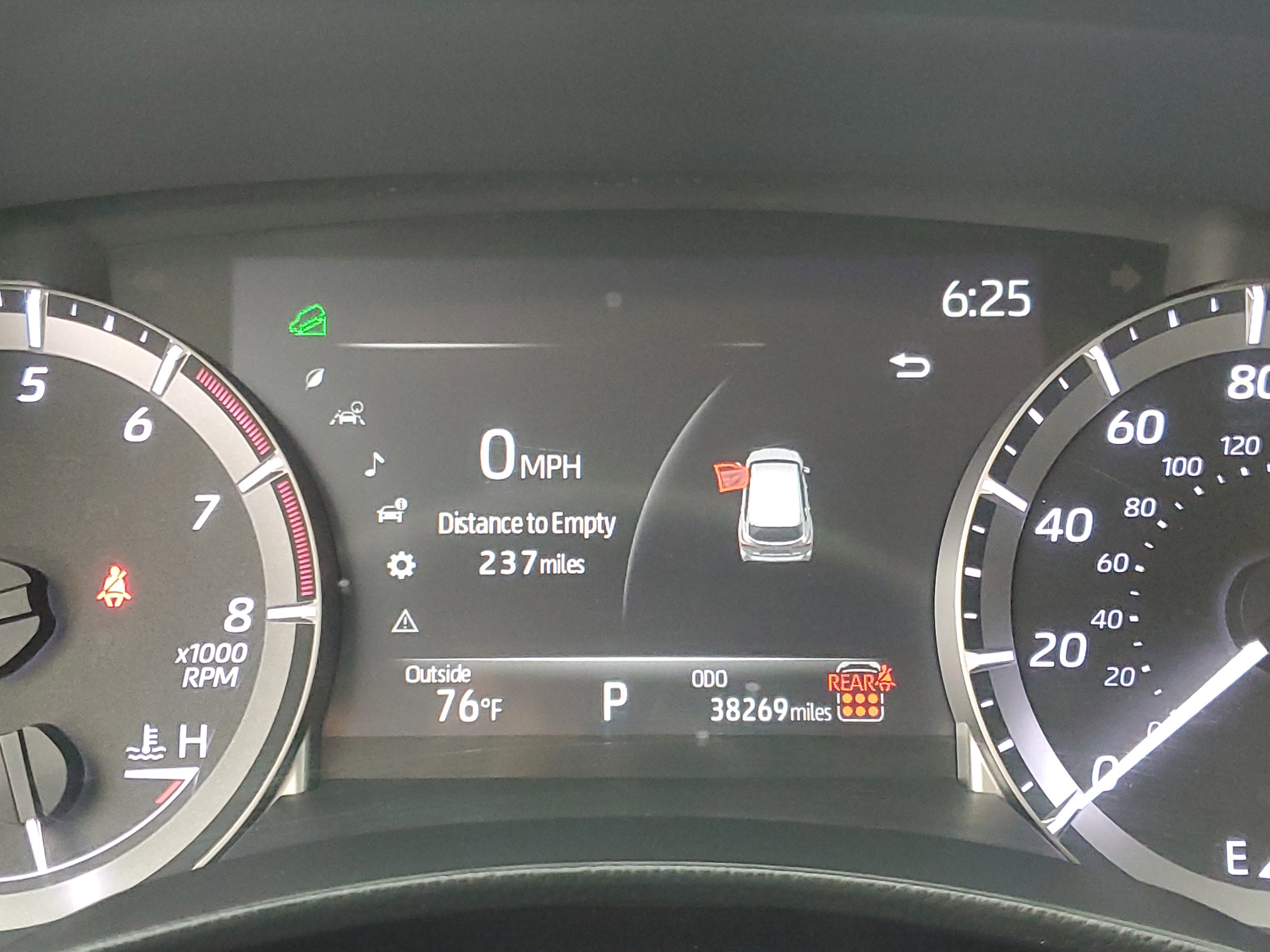 2024 Toyota Highlander LE - Photo 28