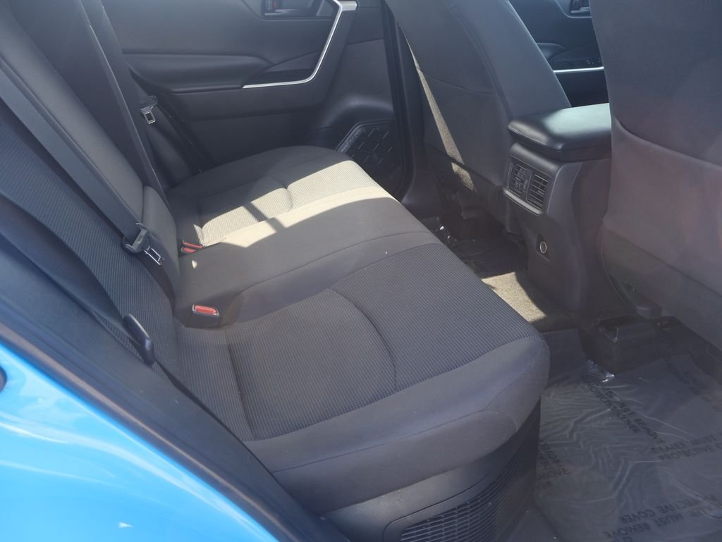 2019 Toyota RAV4 LE - Photo 8