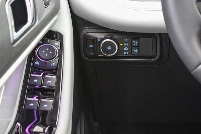New 2026 Star White Metallic Tri-Coat Ford Platinum™ image 23