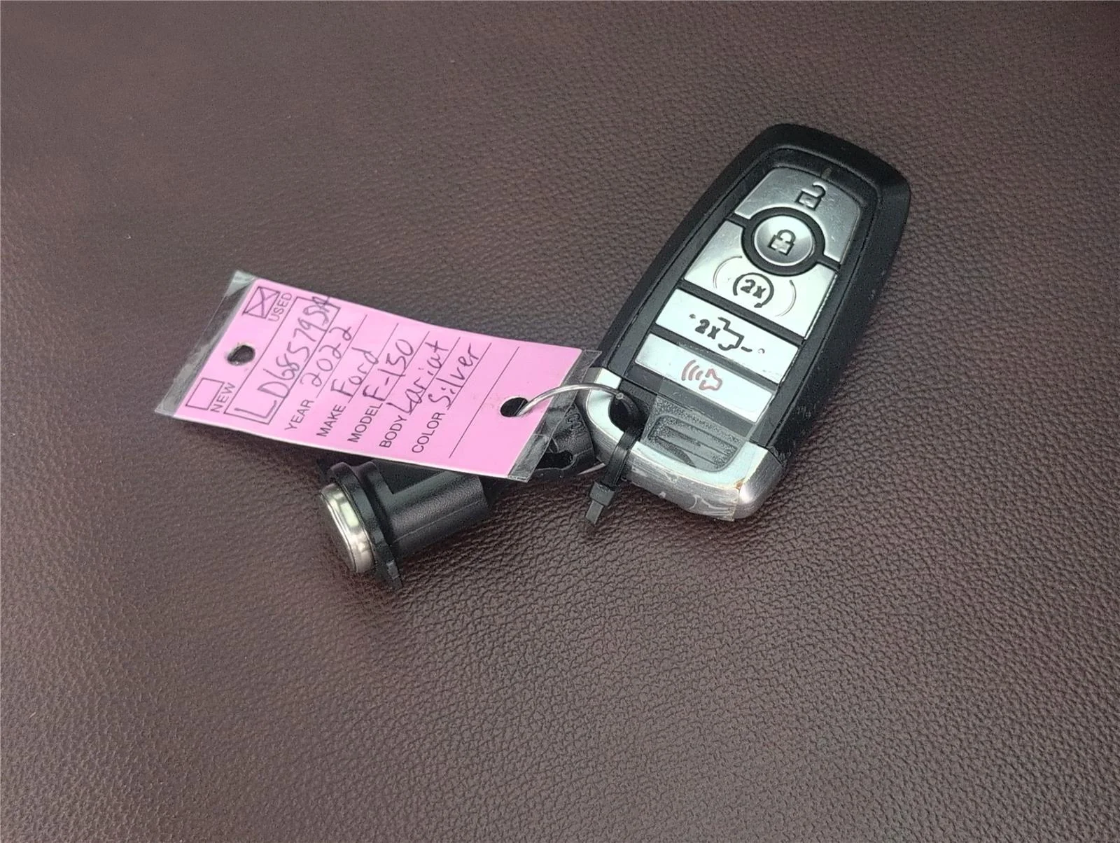 Used 2022 Iconic Silver Ford LARIAT image 12