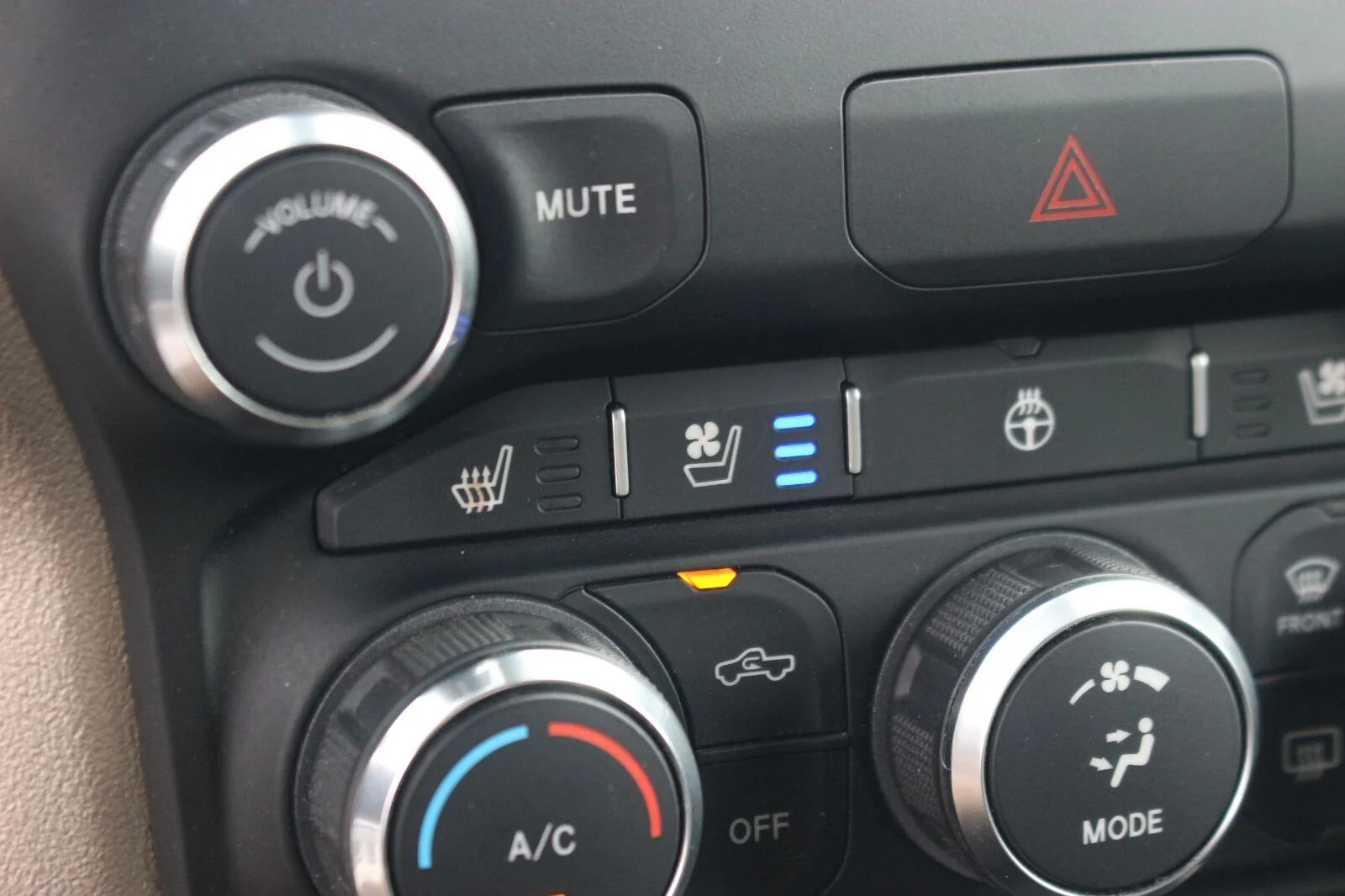 Used 2020 White Ram Laramie image 28