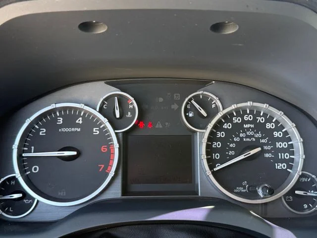 Used 2014 Super White Toyota SR5 image 16