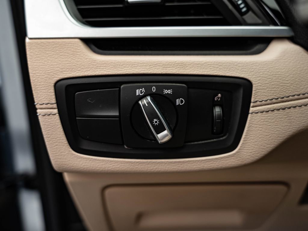 Used 2021 Glacier Silver Metallic BMW sDrive28i image 42