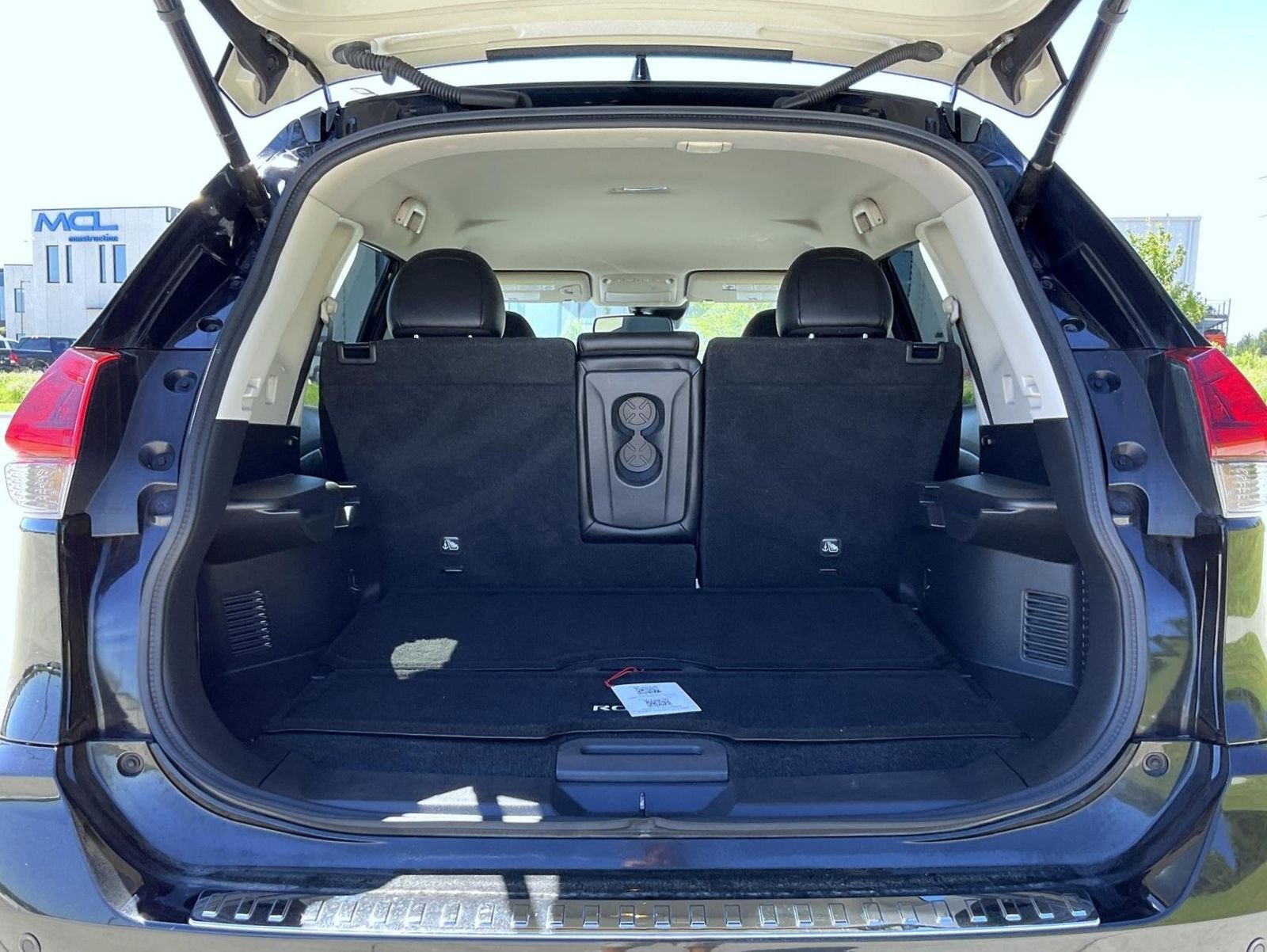 Used 2020 Black Nissan SL image 22