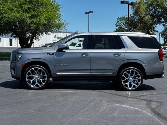 Used 2022 Gray GMC Denali image 4