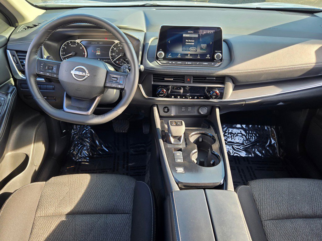 2025 Nissan Rogue SV - Photo 18