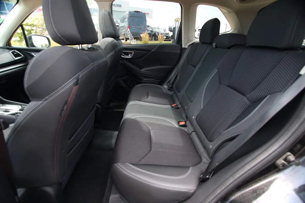 Used 2021  Subaru Premium image 6