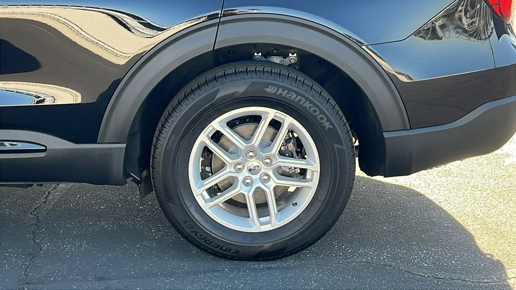 New 2026 Agate Black Metallic Ford Active image 7
